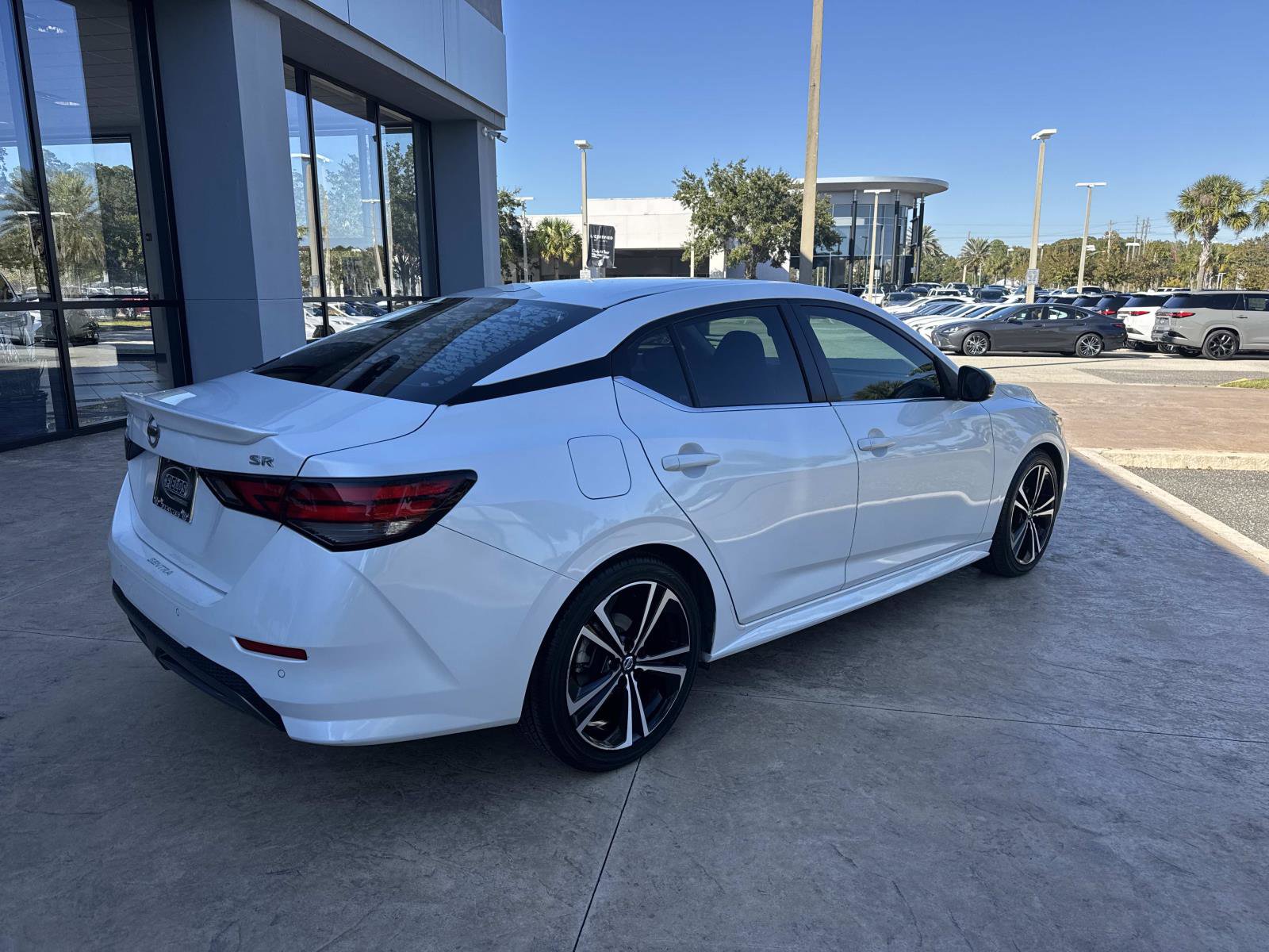 Used 2021 Nissan Sentra SR image 3