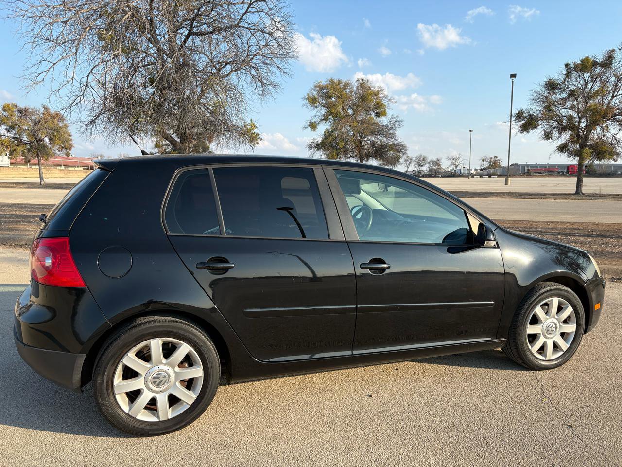 Used 2006 Volkswagen Rabbit 4-Door image 4