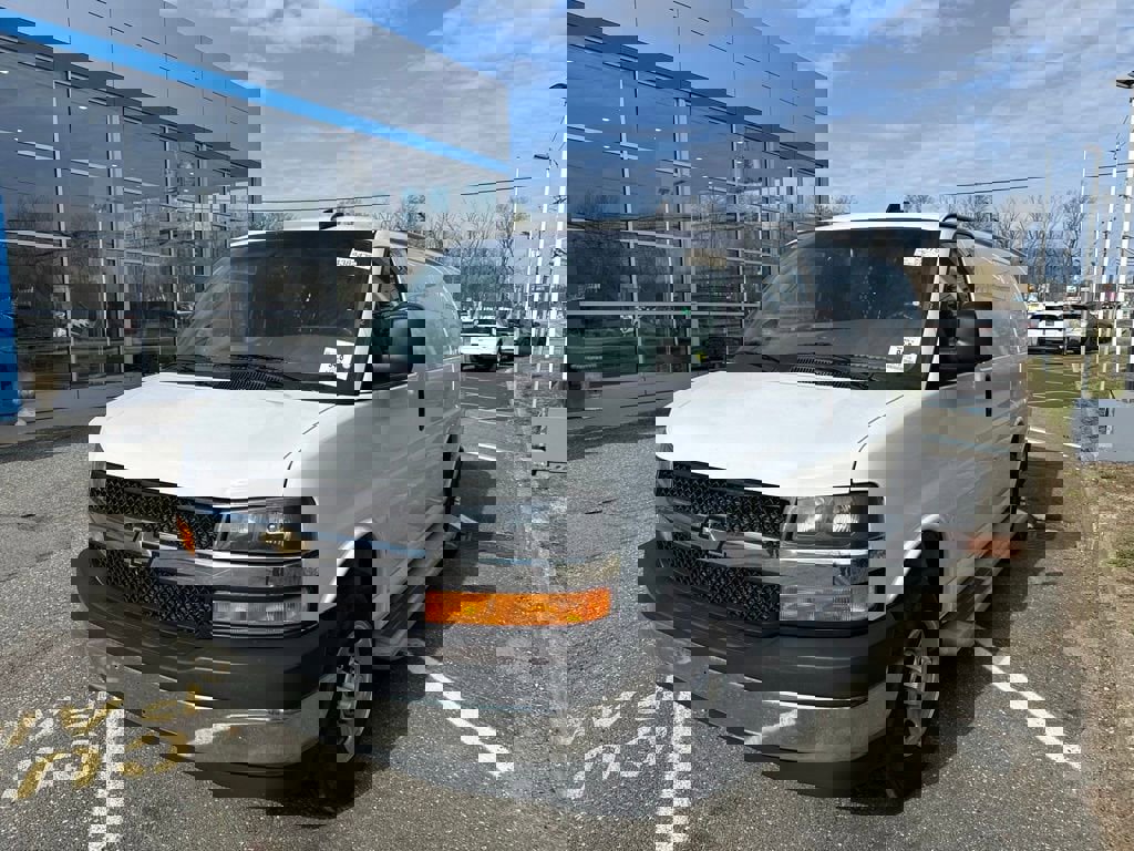 Used 2024 Chevrolet Express 2500 w/ Driver Convenience Package image 2