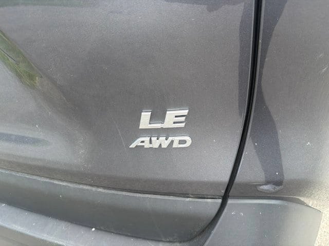 Used 2024 Toyota RAV4 LE AWD/4WD image 11