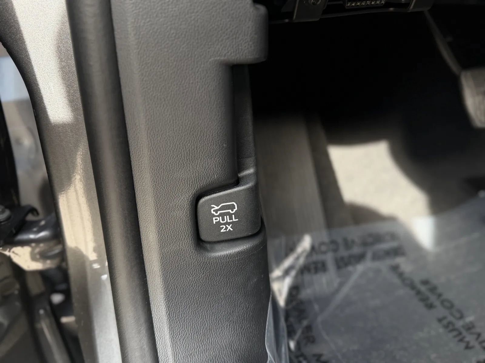 Used 2025 Ford Explorer ST image 30