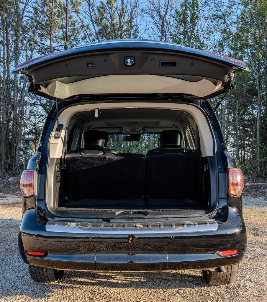 Used 2017 INFINITI QX80 2WD w/ Driver Assistance Package image 9