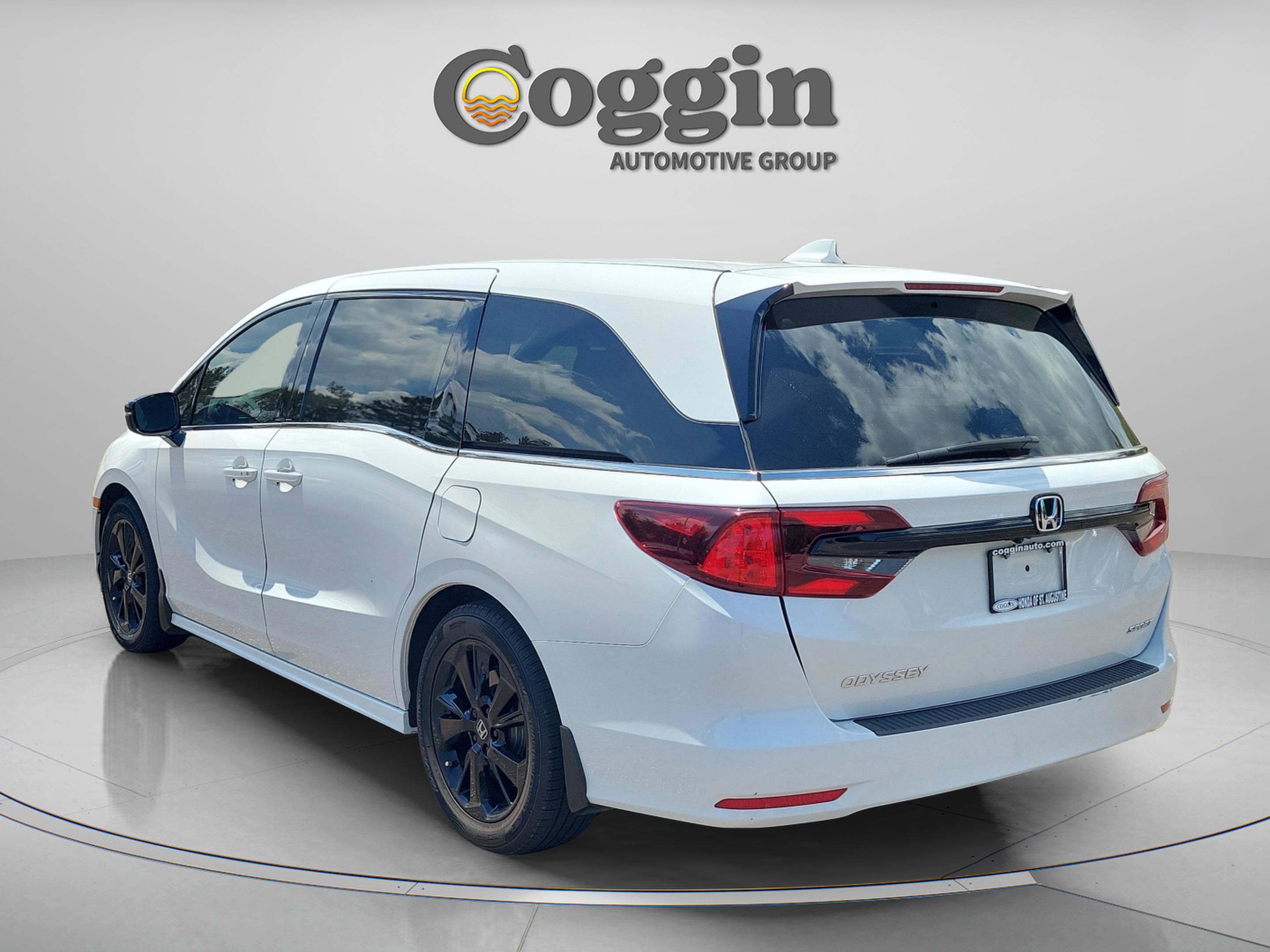 Used 2023 Honda Odyssey Sport image 3