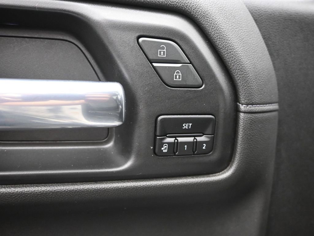 Used 2020 Chevrolet Silverado 1500 LTZ w/ LTZ Plus Package image 17