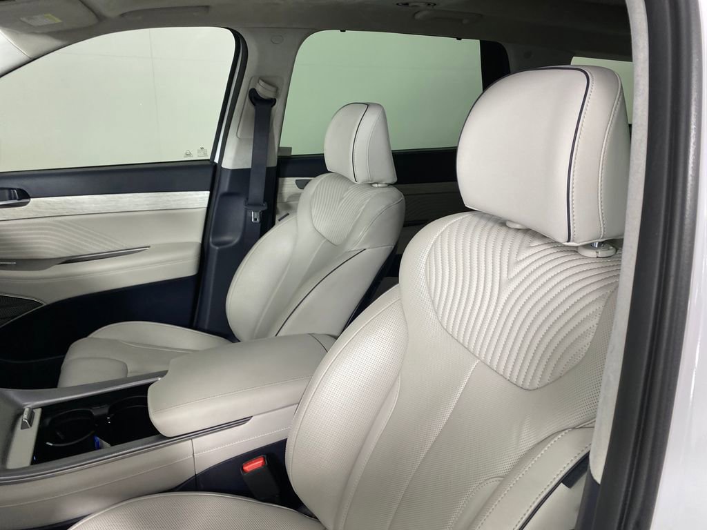 Used 2024 Hyundai Palisade Calligraphy image 9