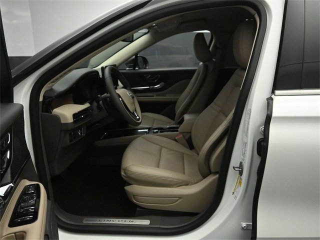 Certified 2023 Lincoln Corsair Reserve w/ Towing Package image 10