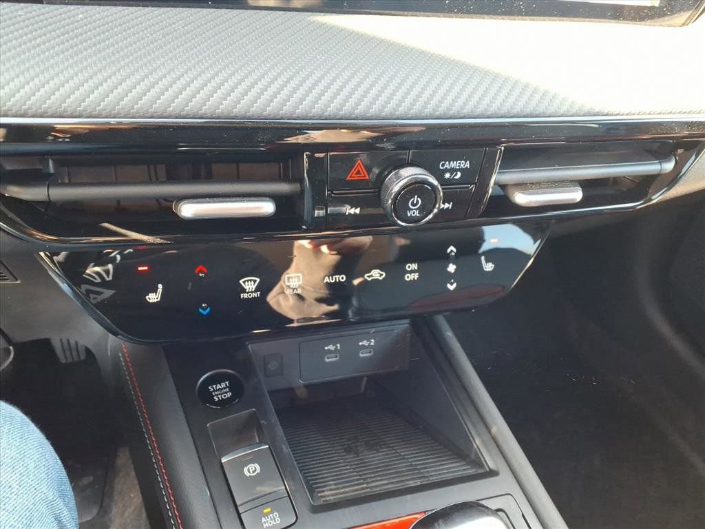 New 2026 Nissan Kicks SR image 12