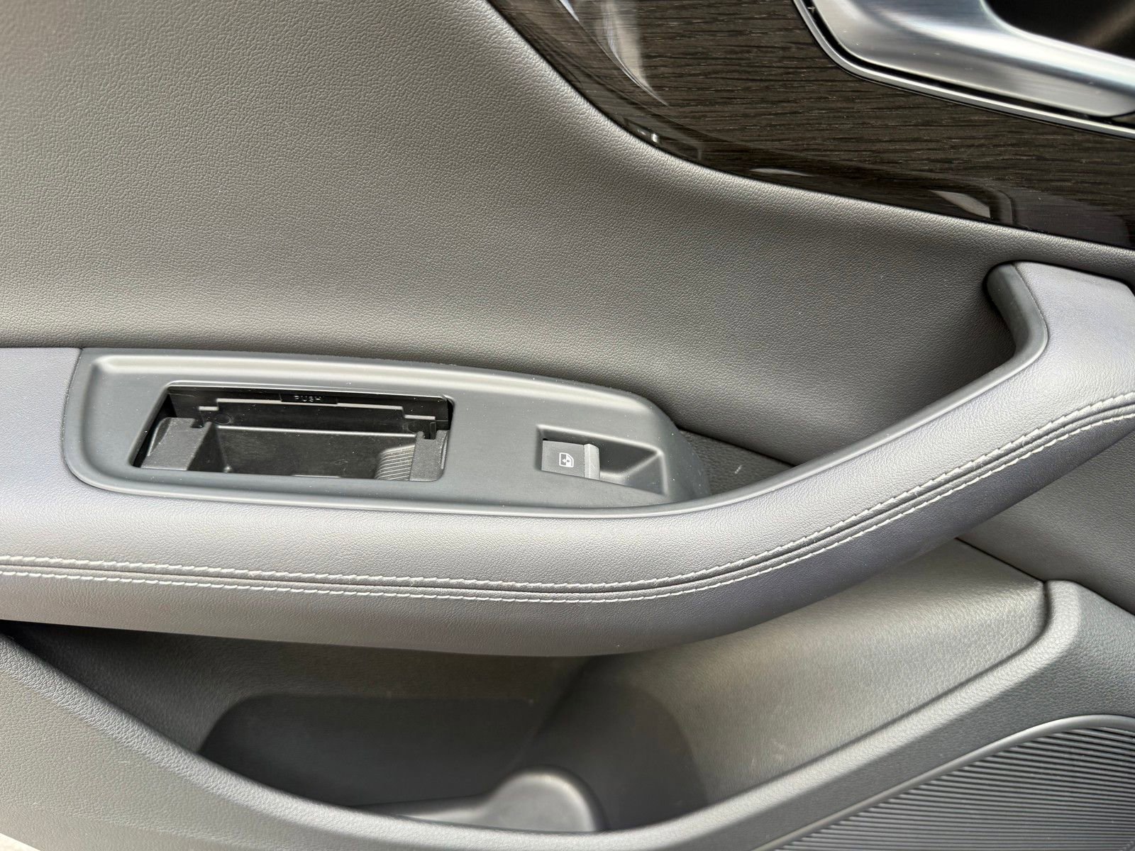 Used 2025 Audi Q7 3.0T Premium Plus image 26