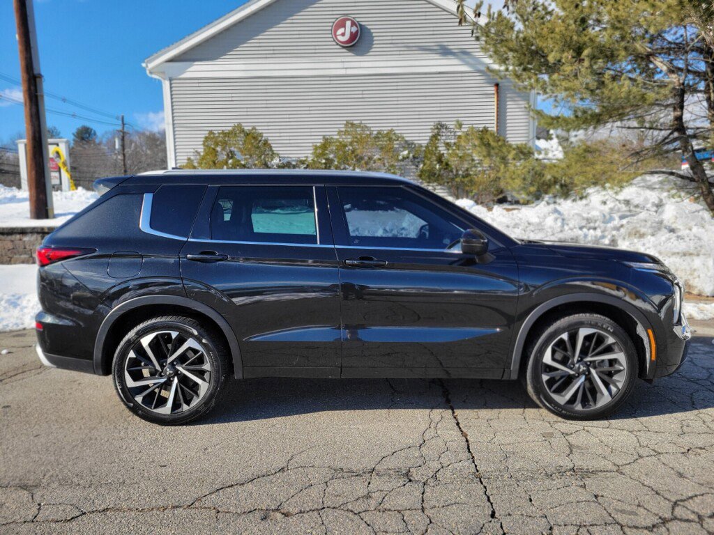 Used 2022 Mitsubishi Outlander SEL image 6