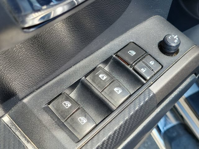 Used 2019 Toyota Tacoma TRD Sport w/ TRD Premium Sport Package AWD/4WD image 17