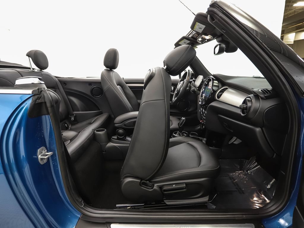 Used 2024 MINI Cooper Convertible image 27