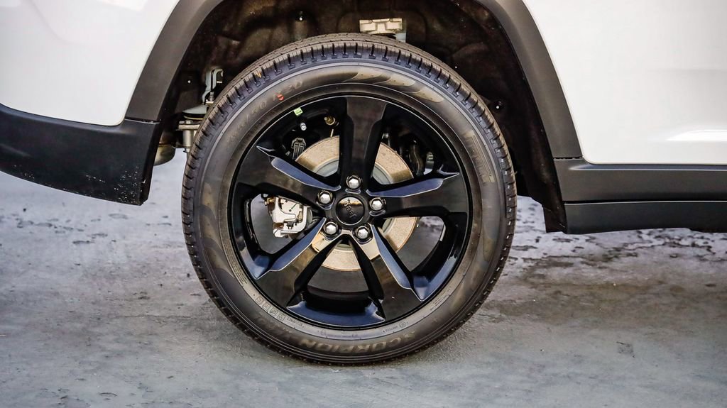 New 2026 Jeep Grand Cherokee Limited w/ Limited Altitude Package image 11