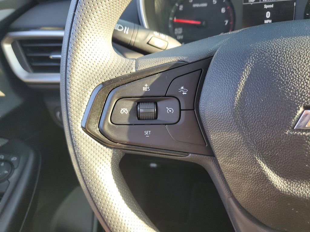 Used 2023 Chevrolet TrailBlazer LS FWD image 16