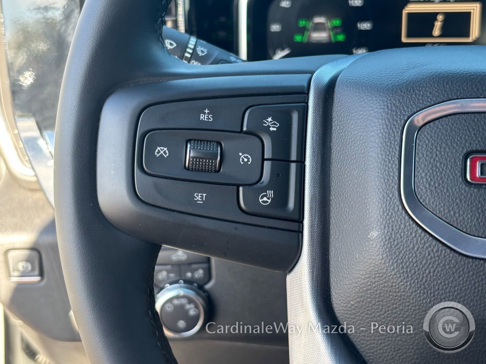 Used 2025 GMC Sierra 1500 SLE image 18