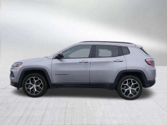 Used 2024 Jeep Compass Latitude image 6