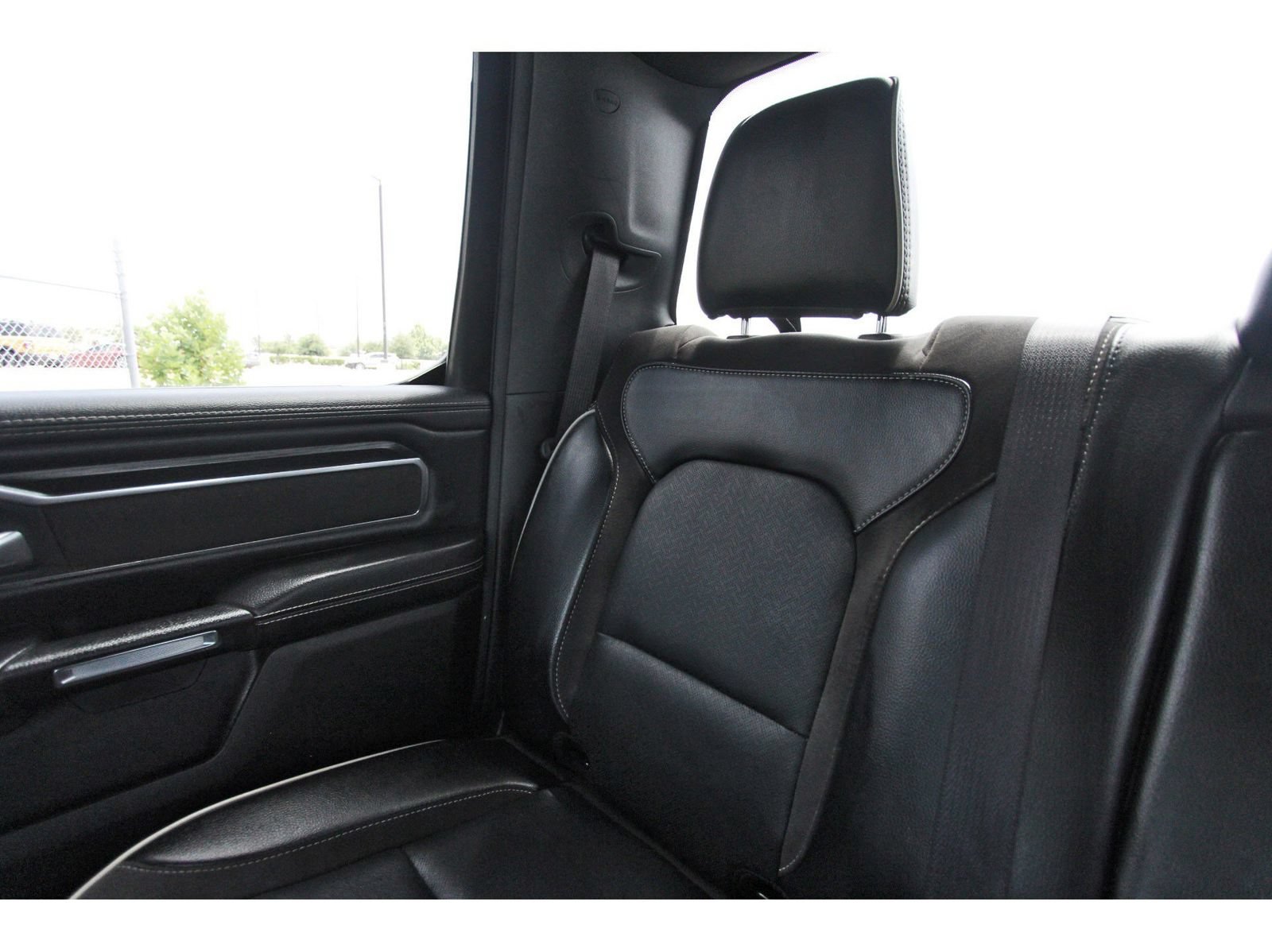 Used 2024 RAM 1500 Laramie AWD/4WD image 14