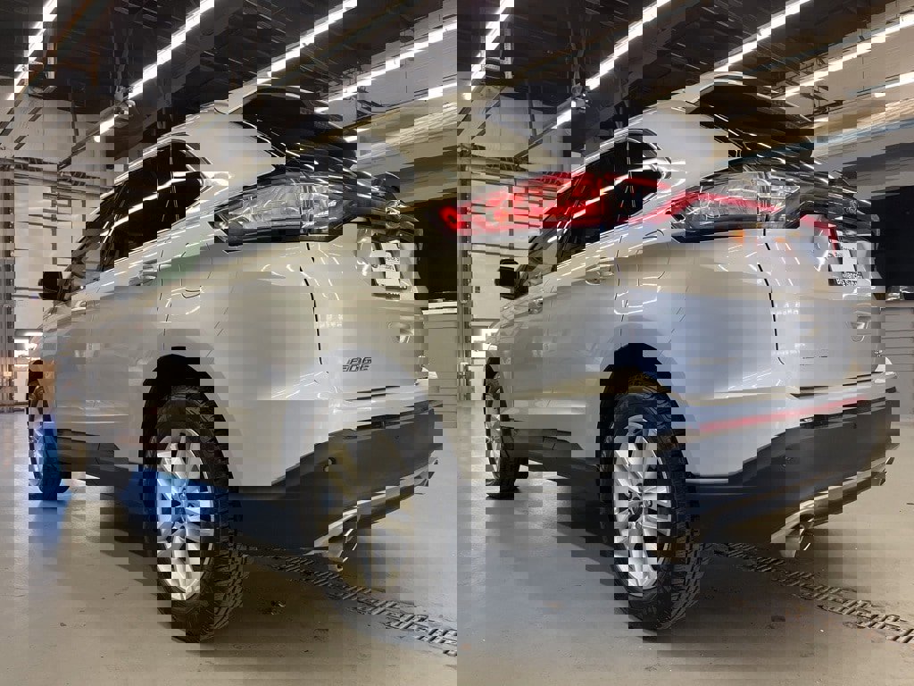 Used 2017 Ford Edge SEL w/ Equipment Group 201A image 5