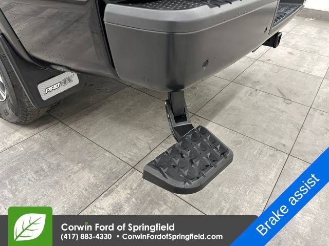 Used 2023 Nissan Titan PRO-4X w/ Pro-4x Convenience Package image 21