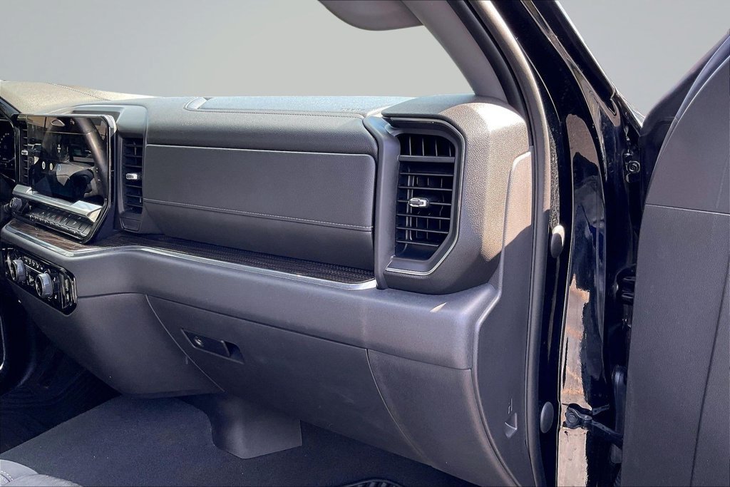 Used 2023 Chevrolet Silverado 1500 LT AWD/4WD image 28