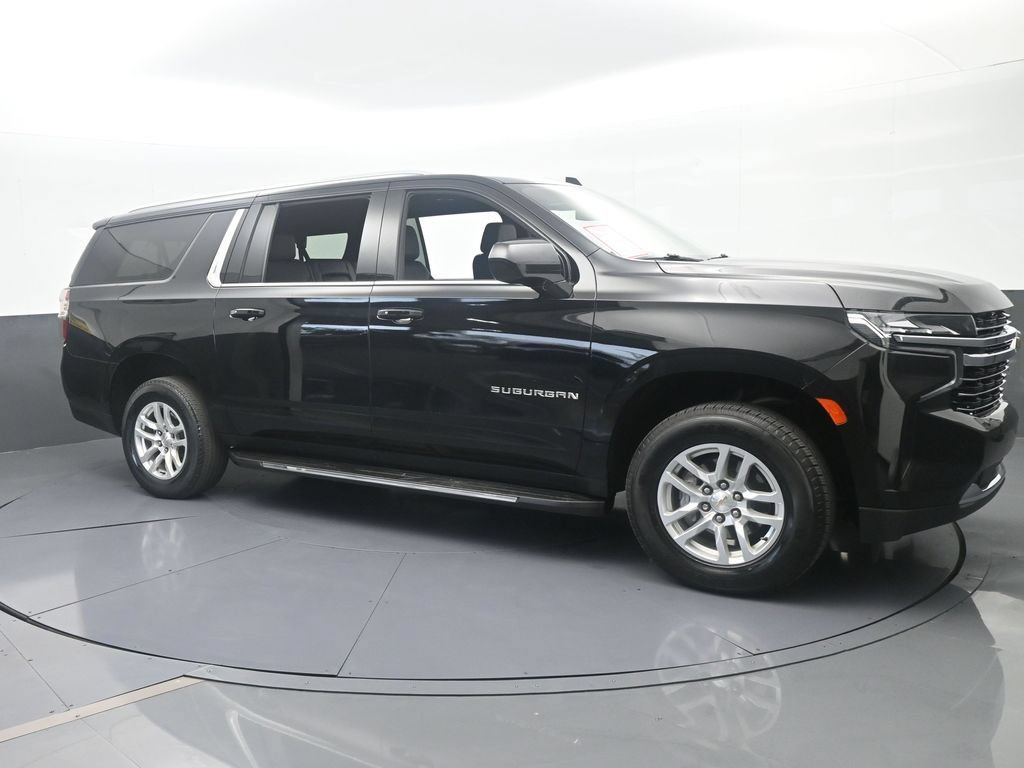 Used 2024 Chevrolet Suburban LT RWD image 8