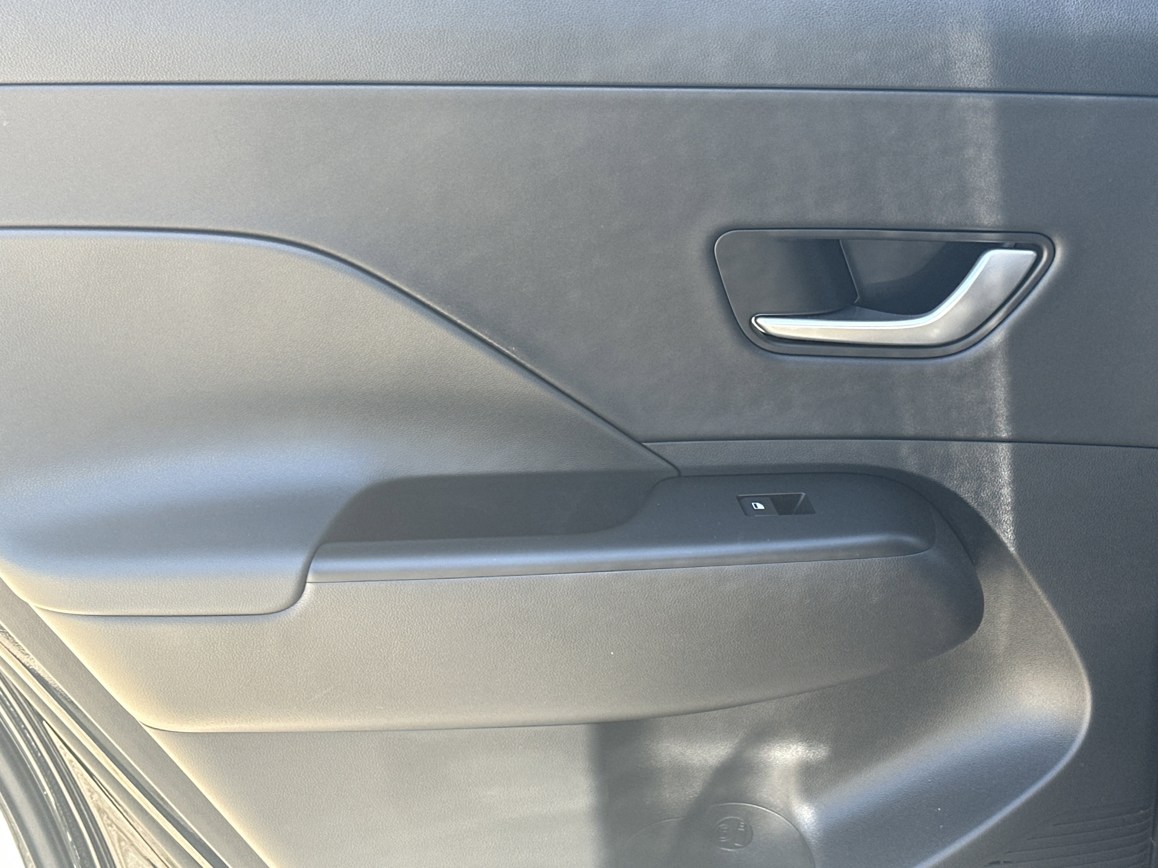 Used 2025 Hyundai Kona Limited image 22