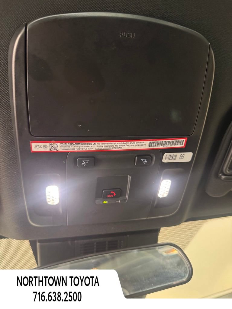 Used 2025 Toyota Camry SE FWD image 8