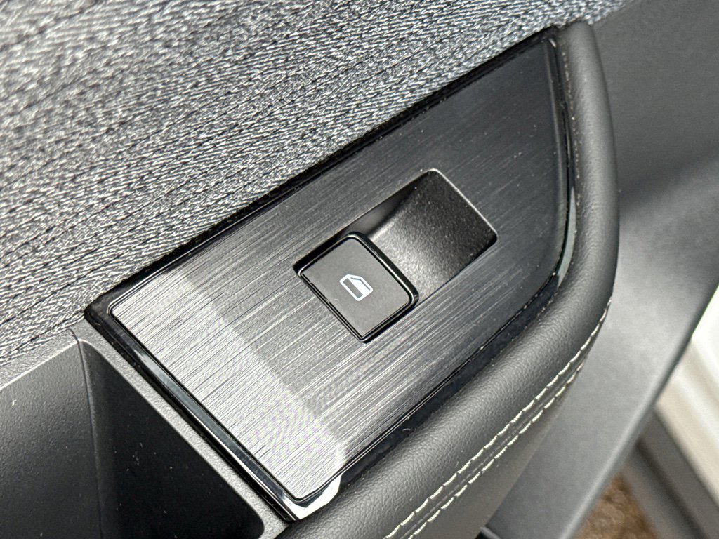 Certified 2023 Nissan Rogue SV image 30