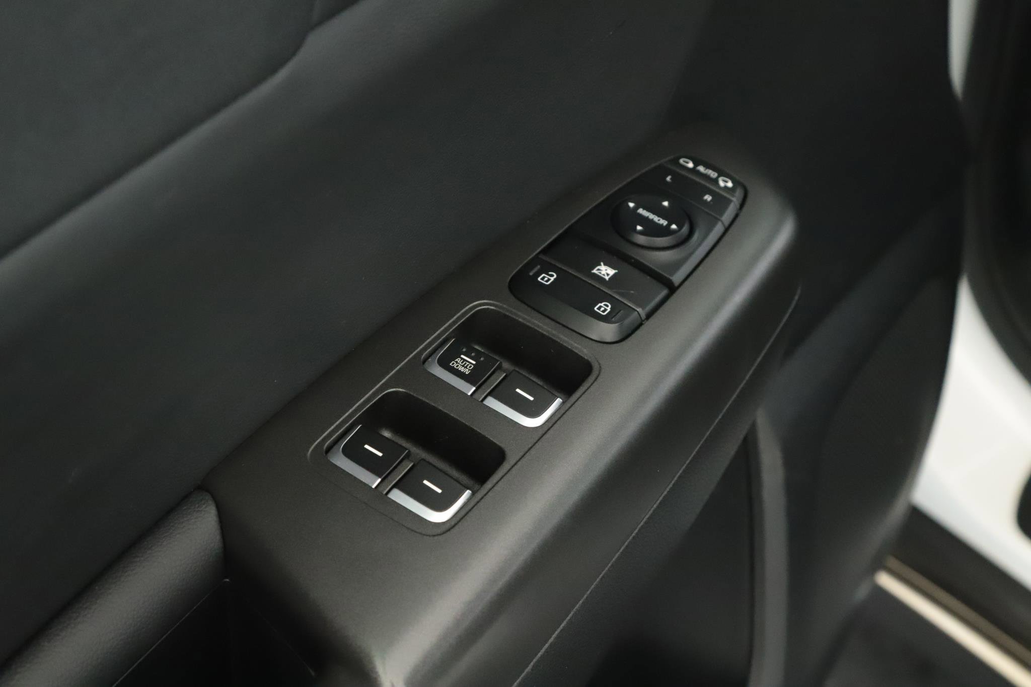 Used 2020 Kia Sportage S image 7