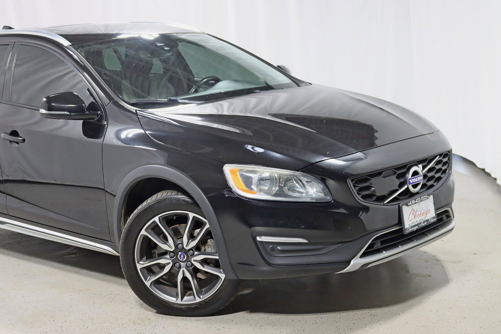 Used 2018 Volvo V60 T5 Cross Country w/ Convenience Package image 2