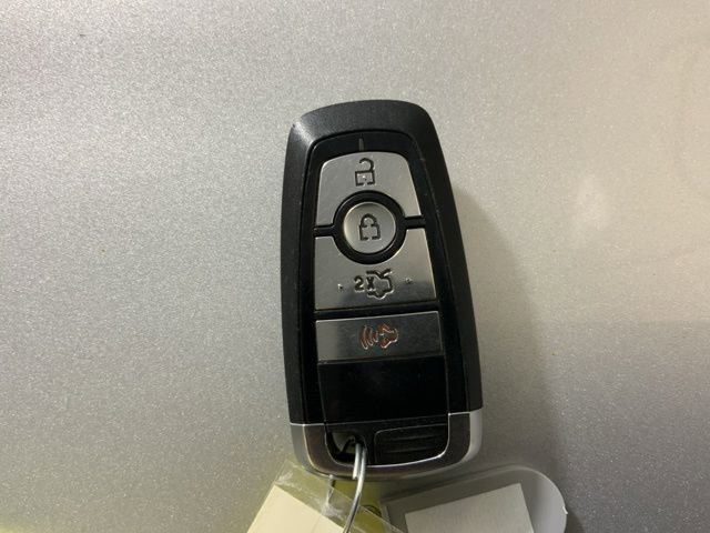 Used 2017 Ford Fusion SE w/ Fusion SE Technology Package image 43