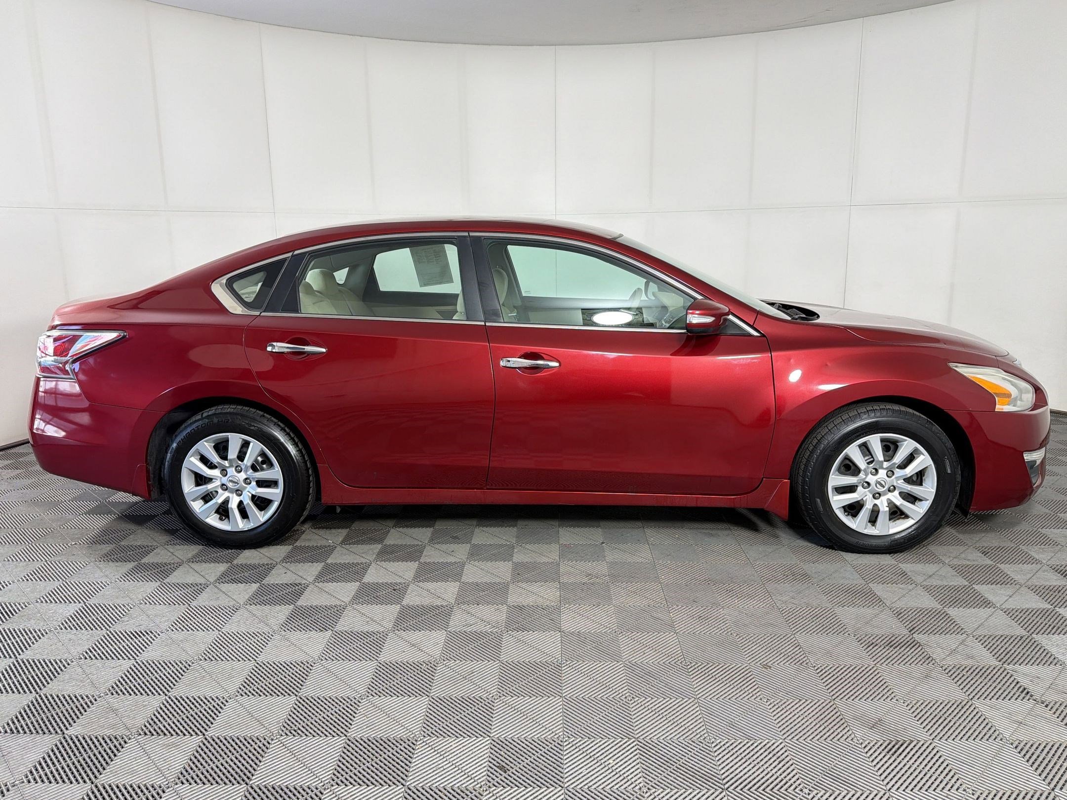 Used 2015 Nissan Altima 2.5 S w/ Power Driver Seat Package image 8