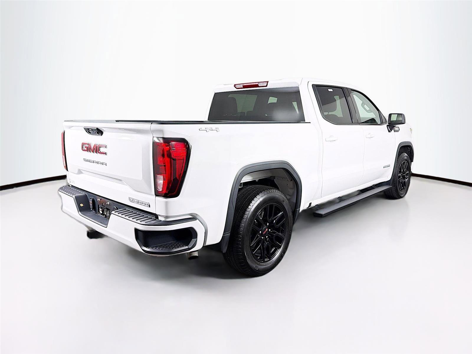 Used 2024 GMC Sierra 1500 Elevation AWD/4WD image 7