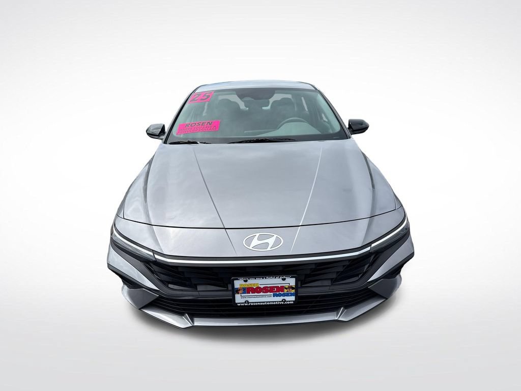 Certified 2025 Hyundai Elantra Sport FWD image 8