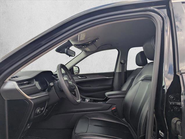 Used 2023 Jeep Grand Cherokee Limited image 14