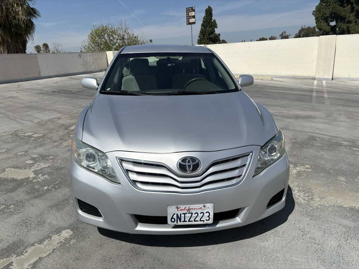 Used 2011 Toyota Camry LE image 23