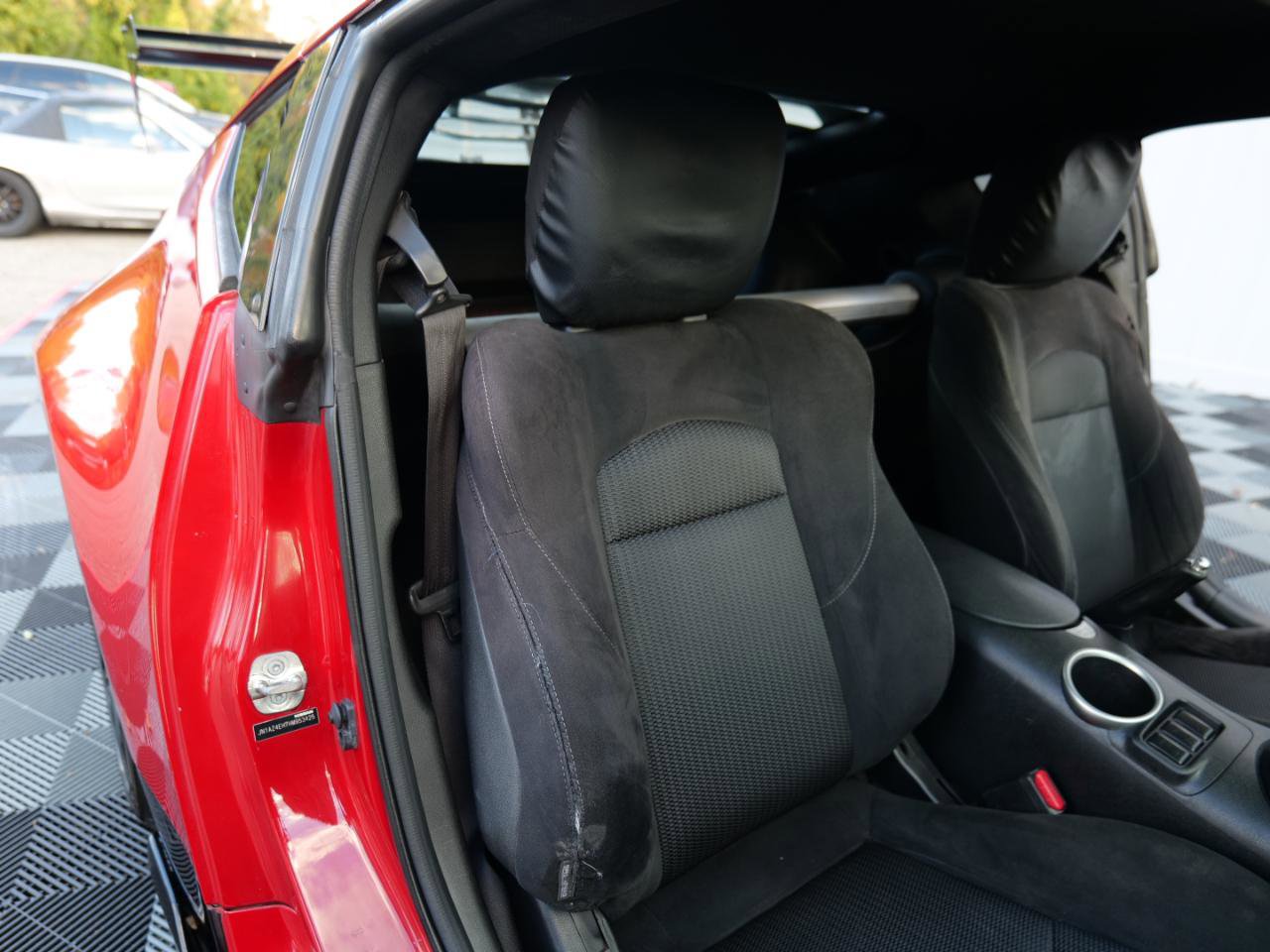 Used 2017 Nissan 370Z Coupe RWD image 40