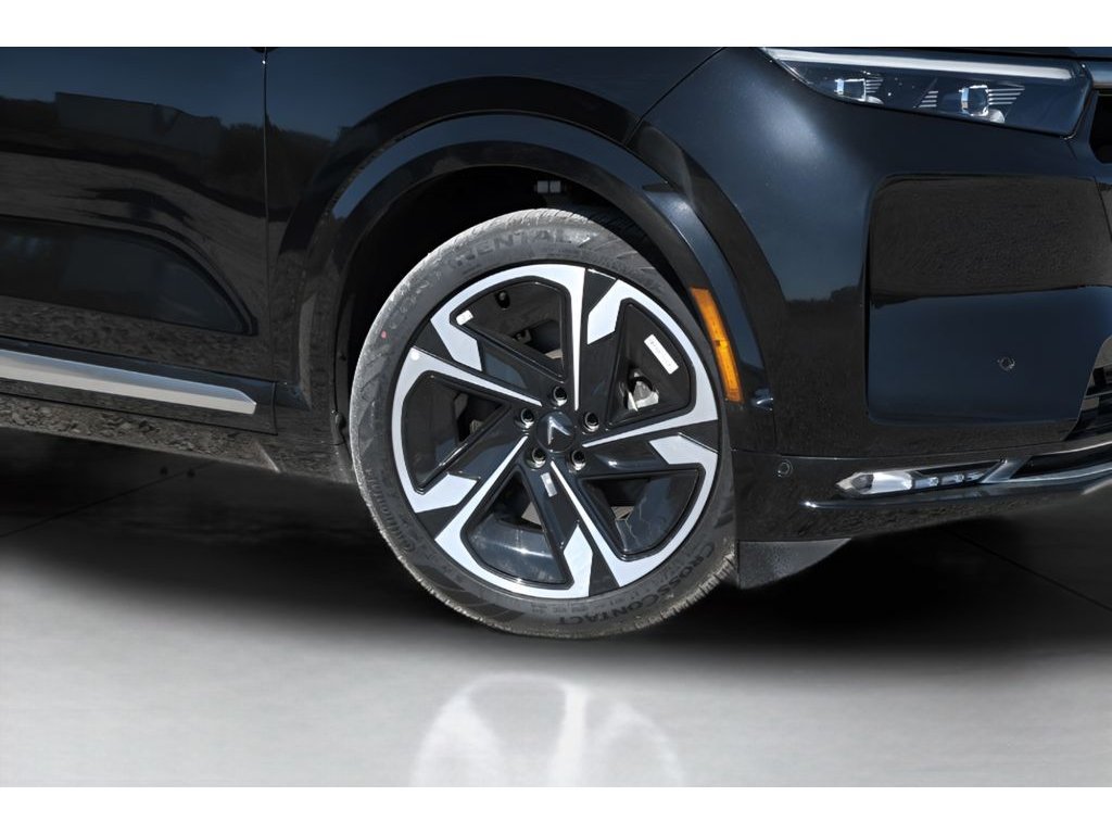 Used 2024 VinFast VF 9 Plus AWD/4WD image 32