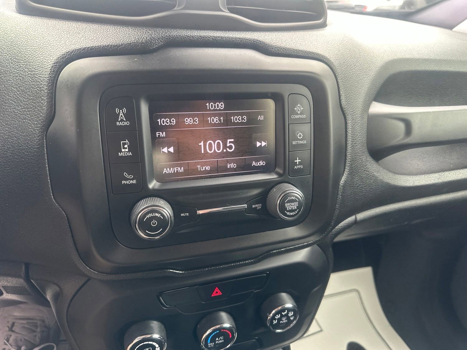 Used 2019 Jeep Renegade Sport AWD/4WD image 27