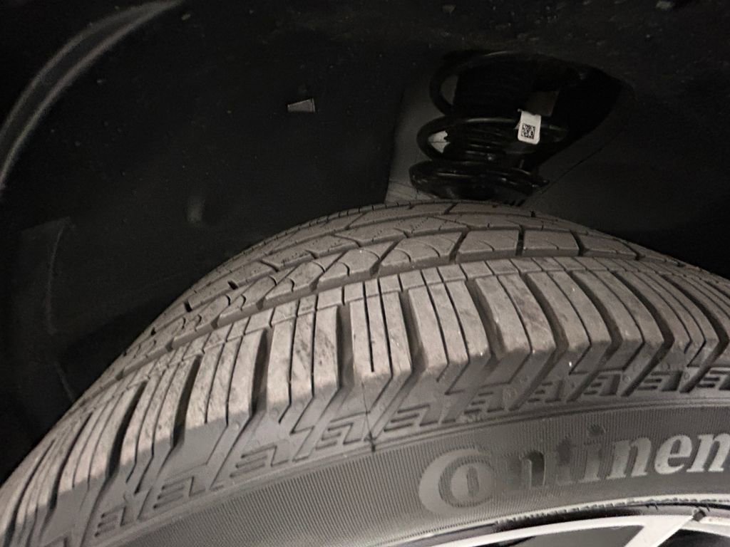 Used 2025 Volkswagen Atlas Cross Sport SEL Premium R-Line image 22