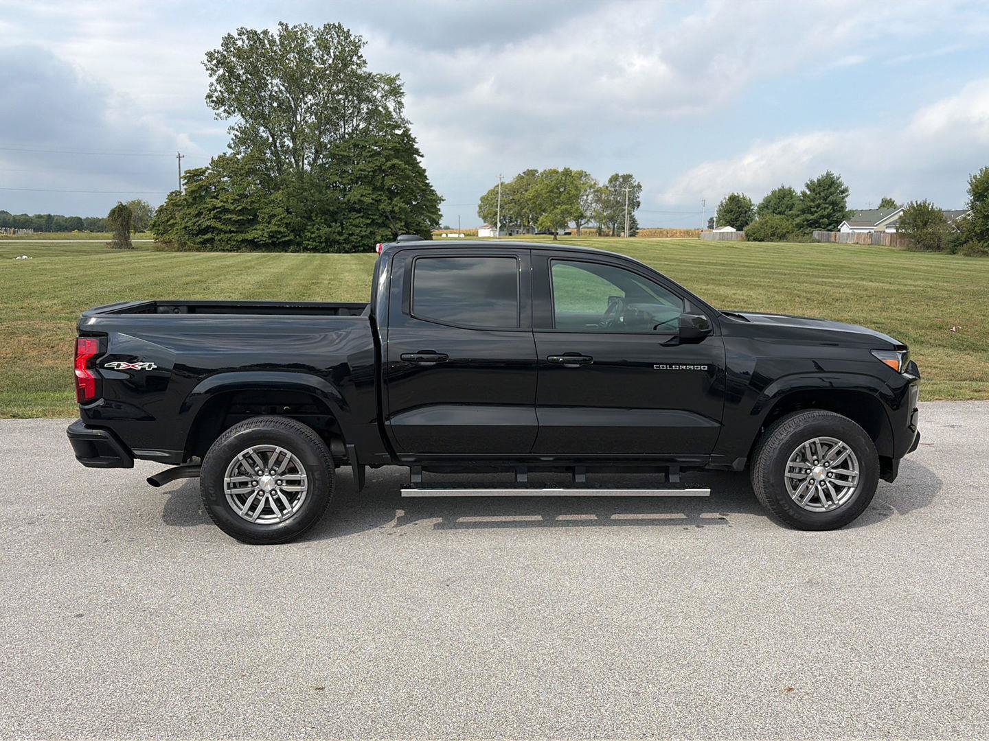 Used 2024 Chevrolet Colorado LT w/ LT Convenience Package II AWD/4WD image 7
