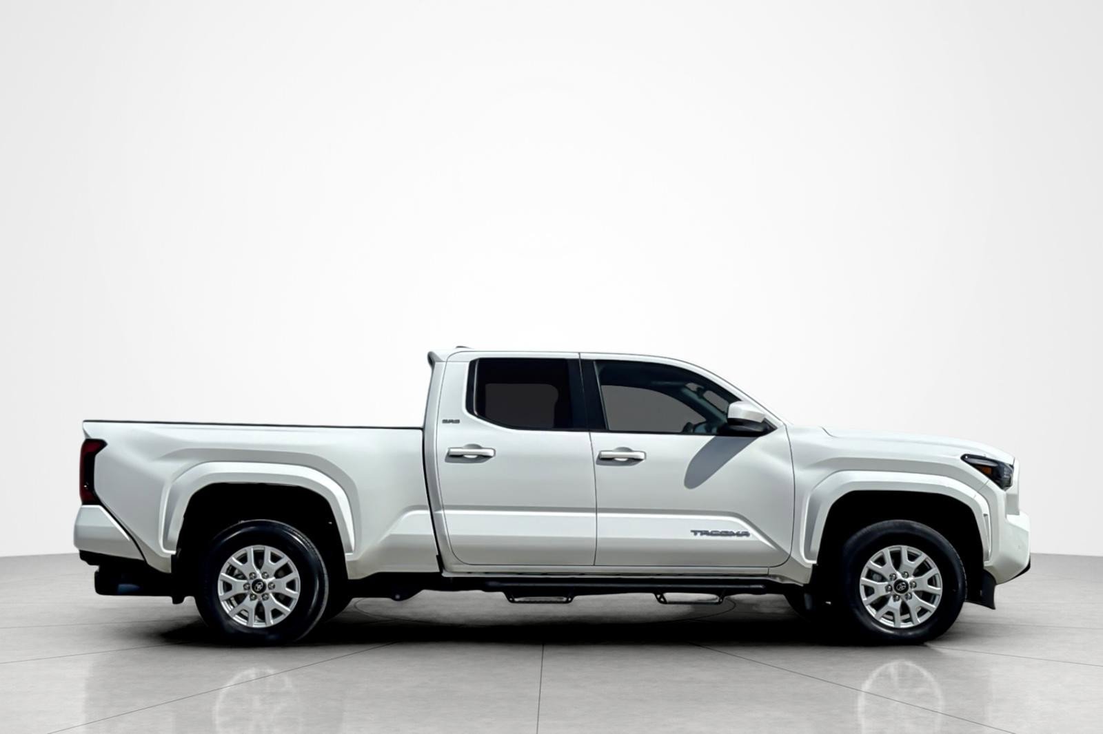 Certified 2024 Toyota Tacoma SR5 image 6