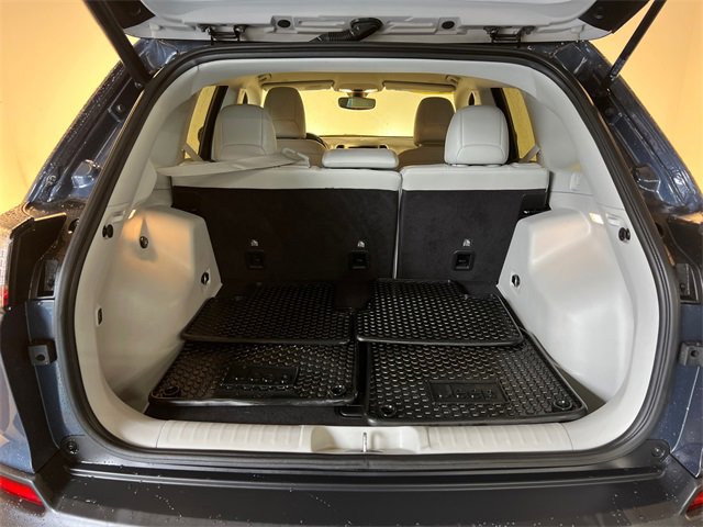 Used 2020 Jeep Cherokee Latitude Plus w/ Cold Weather Group image 5