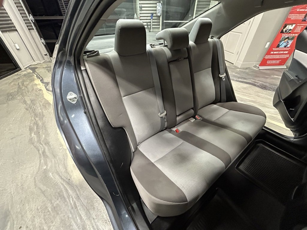 Used 2018 Toyota Corolla LE image 6