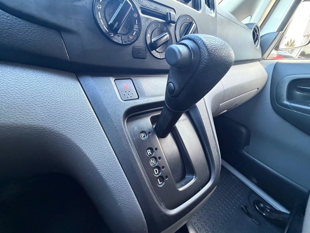 Used 2018 Nissan NV200 S FWD image 23