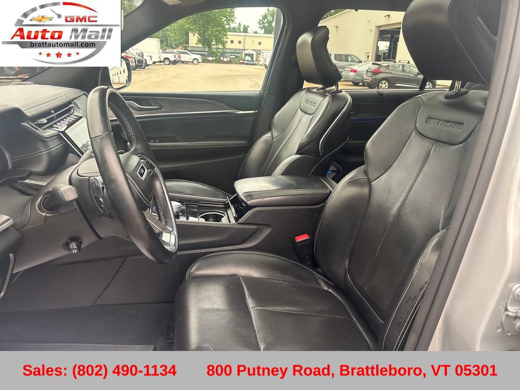Used 2021 Jeep Grand Cherokee L Overland w/ Luxury Tech Group IV AWD/4WD image 11