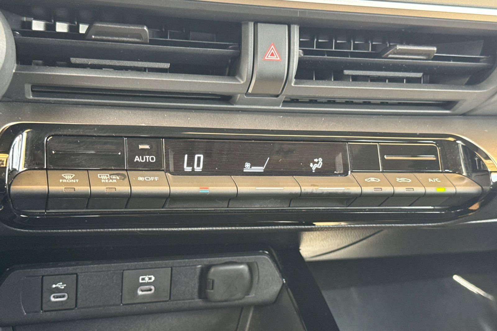 Used 2023 Toyota Prius LE image 22