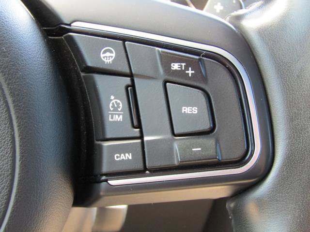 Used 2018 Jaguar F-PACE Premium AWD/4WD image 26