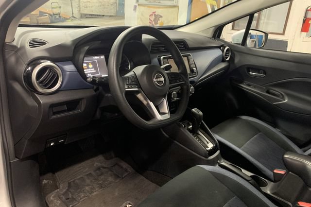 Used 2025 Nissan Versa SV FWD image 10