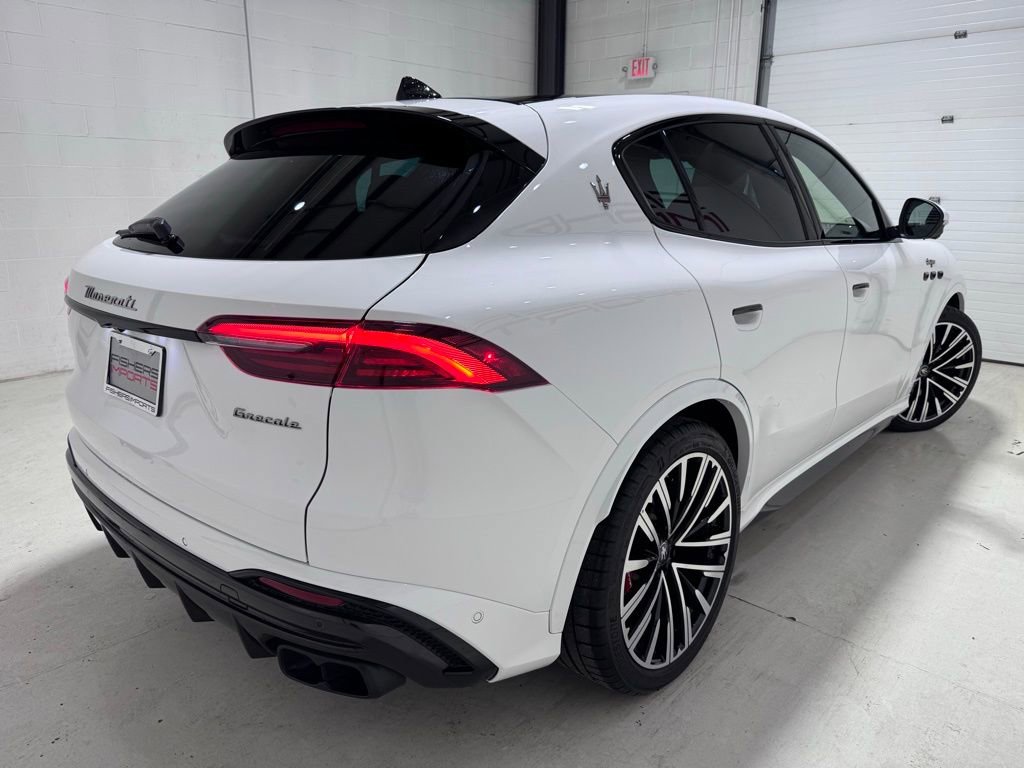 Used 2024 Maserati Grecale Trofeo image 4