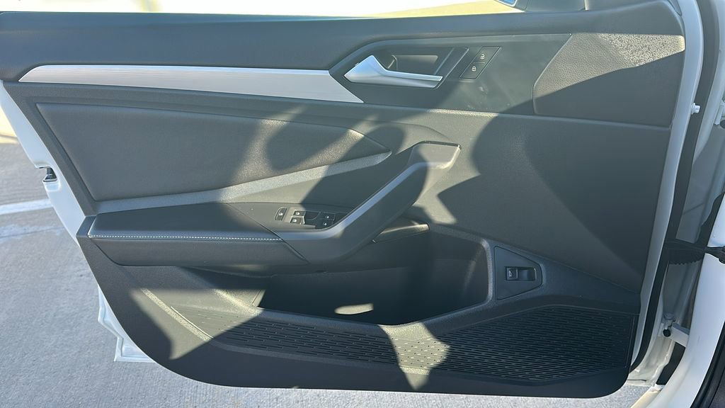 Used 2025 Volkswagen Jetta Sport image 19